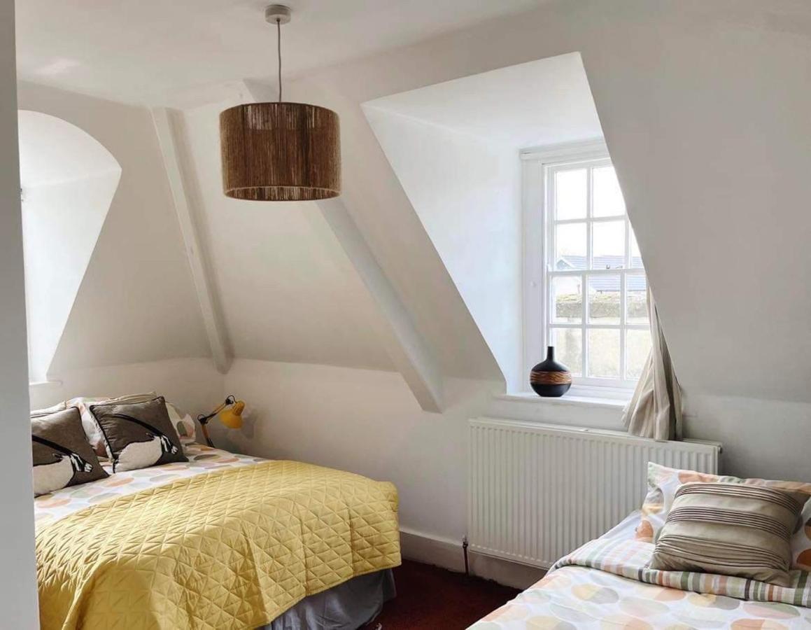 4 Bed Loft Apartment Overlooking Historic Town Trowbridge Eksteriør billede