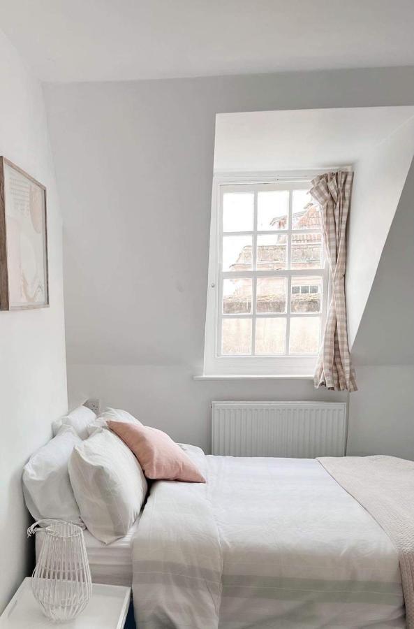 4 Bed Loft Apartment Overlooking Historic Town Trowbridge Eksteriør billede