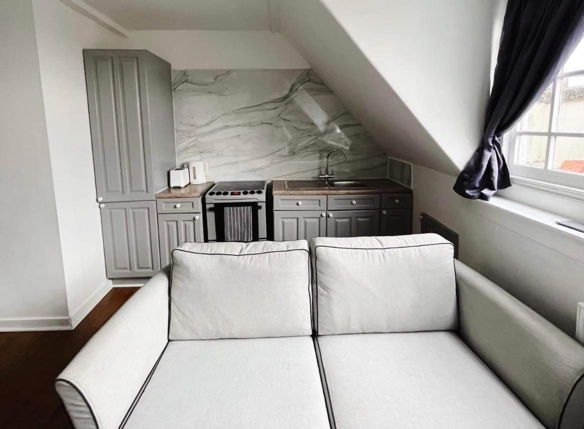 4 Bed Loft Apartment Overlooking Historic Town Trowbridge Eksteriør billede