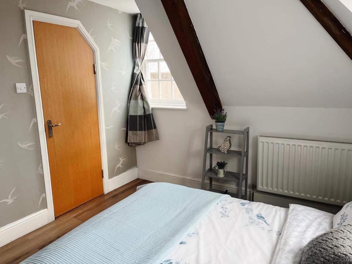 4 Bed Loft Apartment Overlooking Historic Town Trowbridge Eksteriør billede