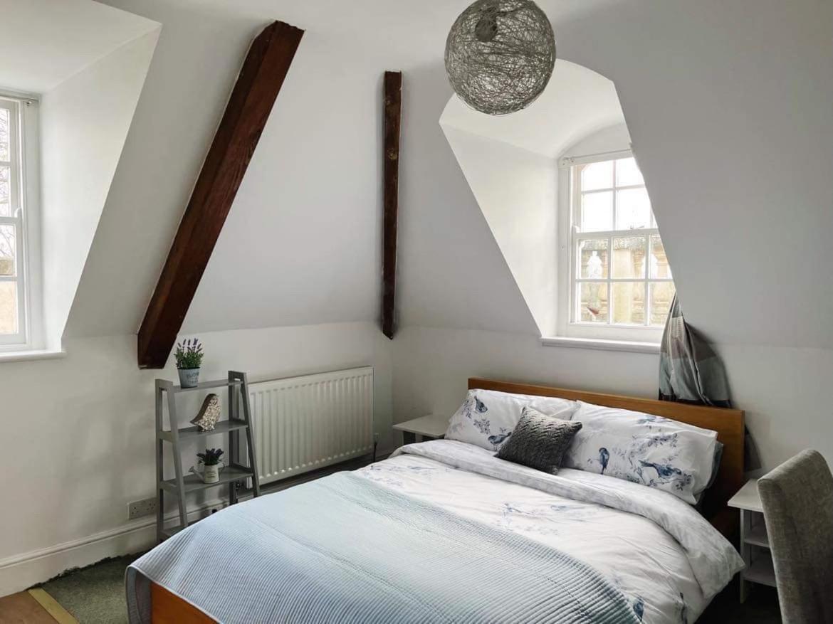4 Bed Loft Apartment Overlooking Historic Town Trowbridge Eksteriør billede