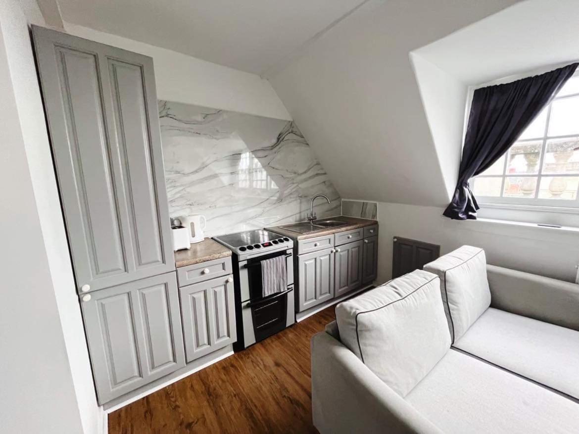4 Bed Loft Apartment Overlooking Historic Town Trowbridge Eksteriør billede